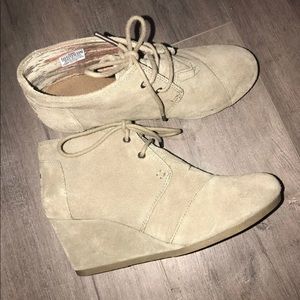 Toms wedges